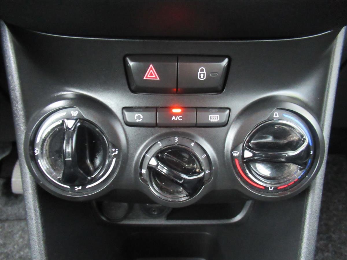 Peugeot 208 Hatchback 1,2 l 60 kw