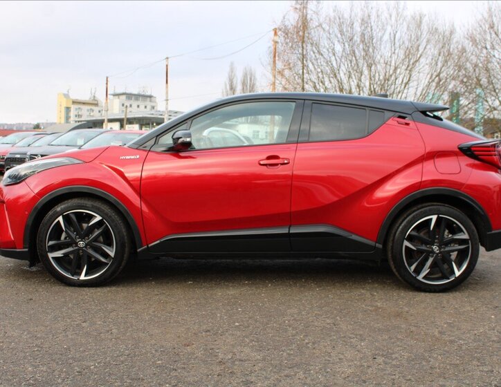 Toyota C-HR 8