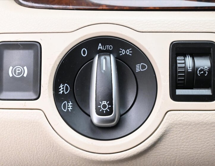 Volkswagen Passat CC Sedan 2,0 l 147 kw