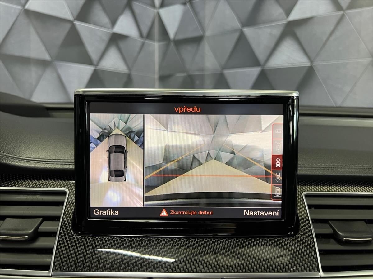 Audi S8 Sedan / Limuzína 4,0 l 382 kw