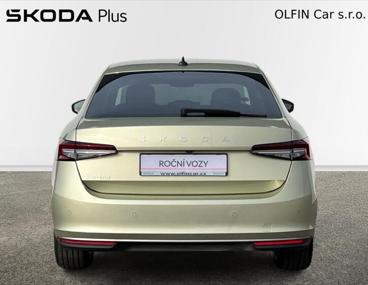 Škoda Superb 9