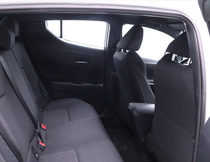 Toyota C-HR SUV 1,2 l 85 kw