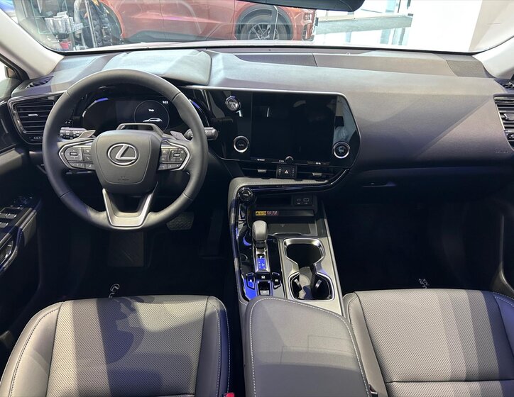 Lexus NX 350h SUV / Terénní 2,5 l 146 kw