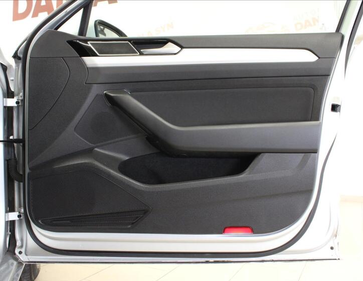 Volkswagen Passat 11