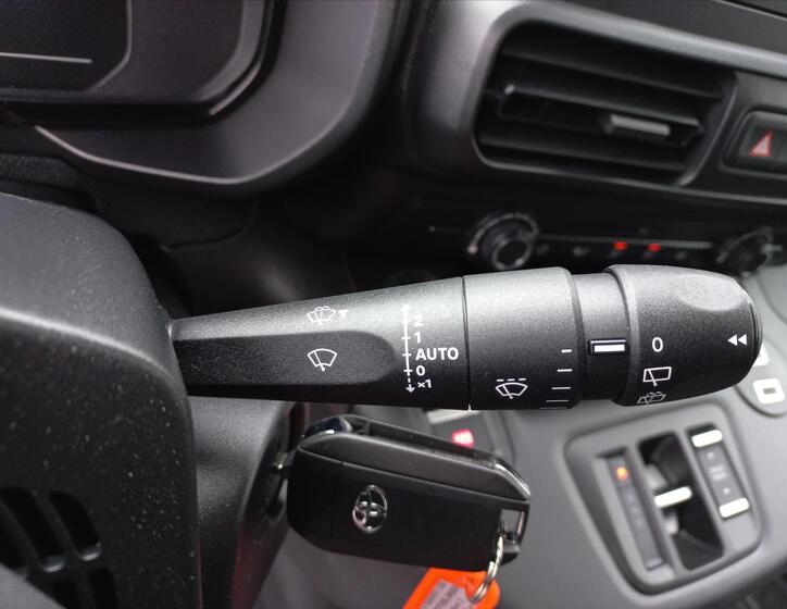 Toyota ProAce City 12