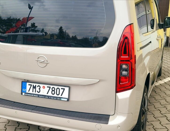 Opel Combo MPV 1,2 l 81 kw