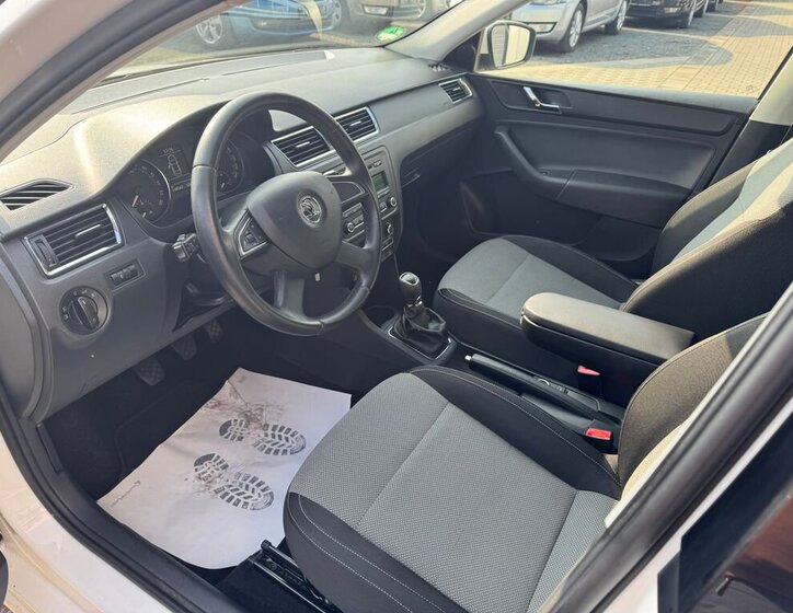 Škoda Rapid Sedan / Limuzína 1,6 l 77 kw