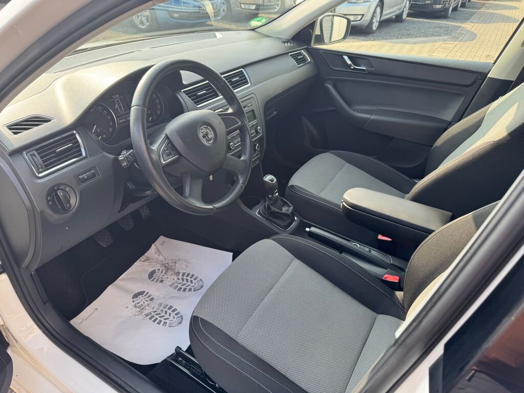 Škoda Rapid Sedan / Limuzína 1,6 l 77 kw