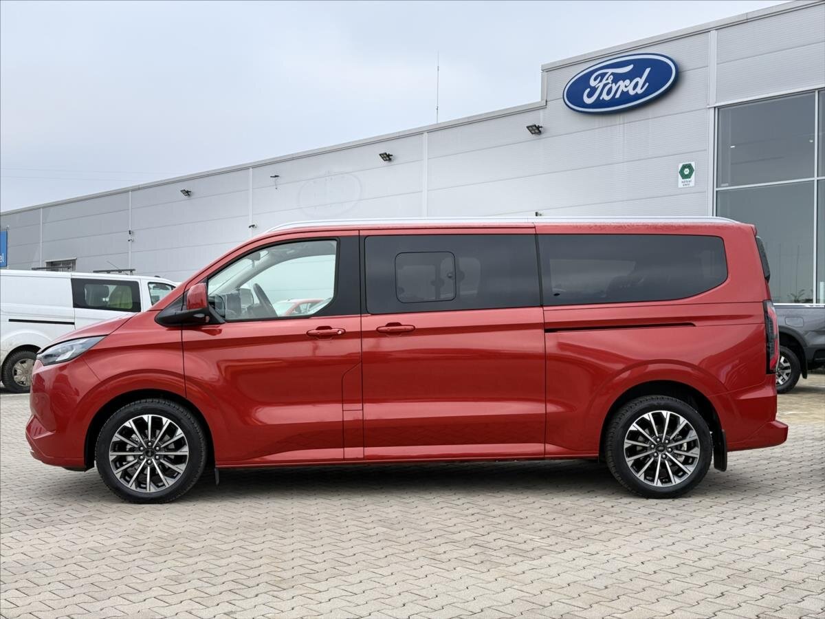 Ford Tourneo Custom Kombi 2,5 l 171 kw