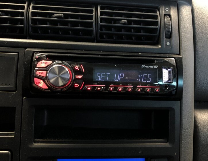 Volkswagen Caravelle 22