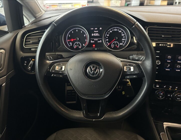 Volkswagen Golf 14