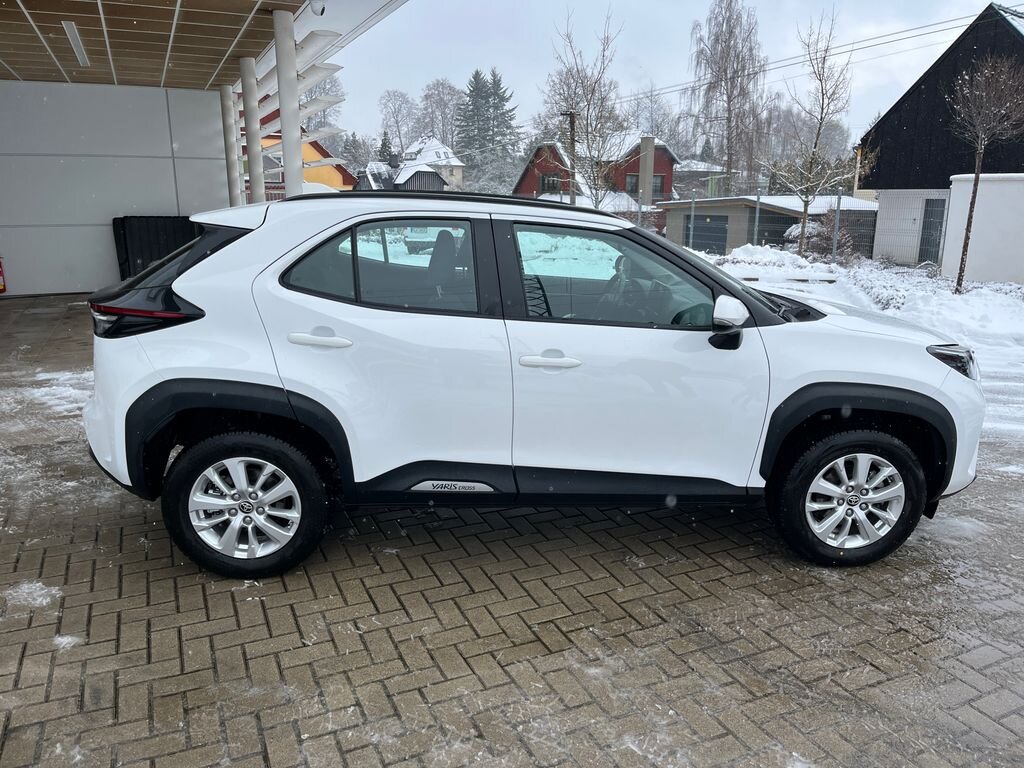 Toyota Yaris Cross SUV 1,5 l 68 kw