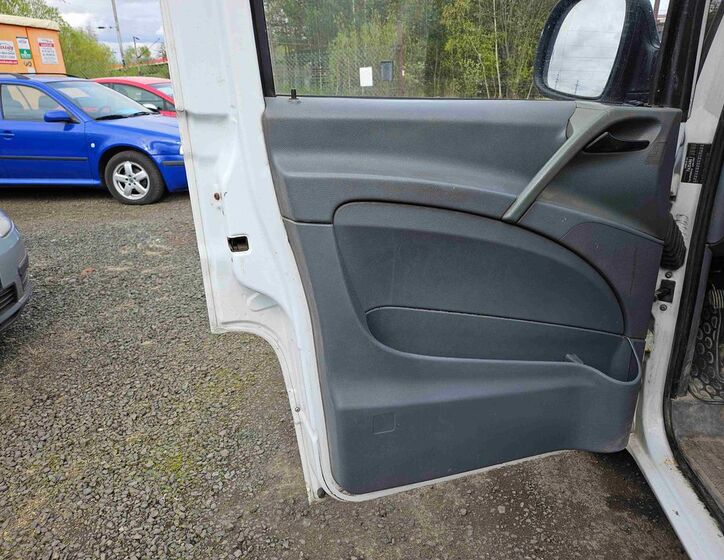 Mercedes-Benz Vito 11