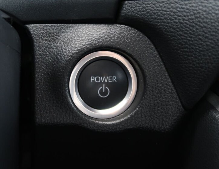 Toyota RAV4 SUV / Terénní 2,5 l 131 kw