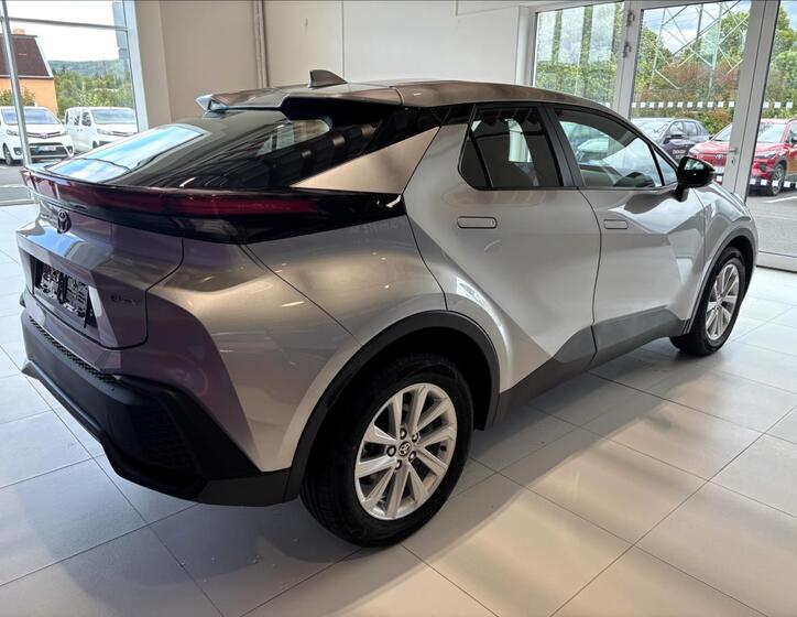 Toyota C-HR 8