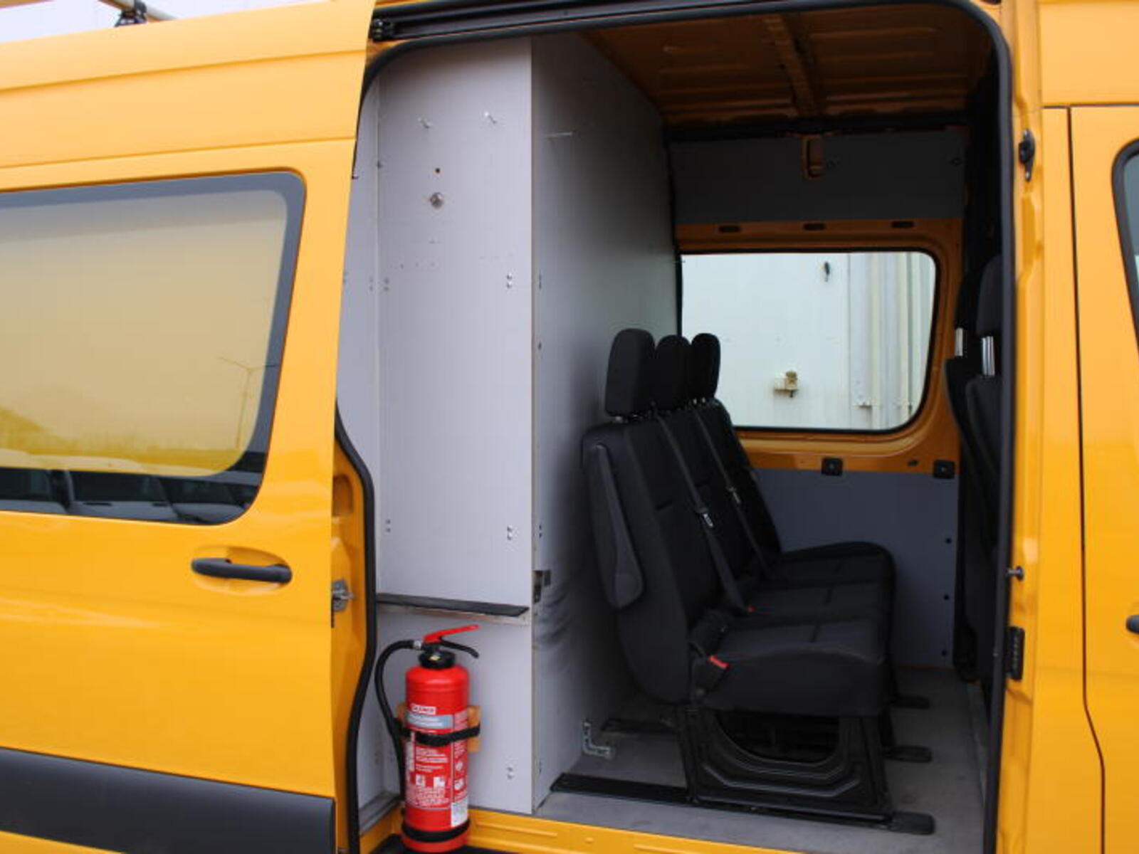 Mercedes-Benz Sprinter 10