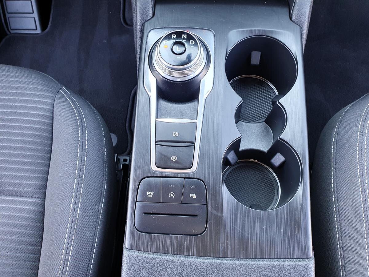 Ford Kuga SUV / Terénní 1,5 l 88 kw