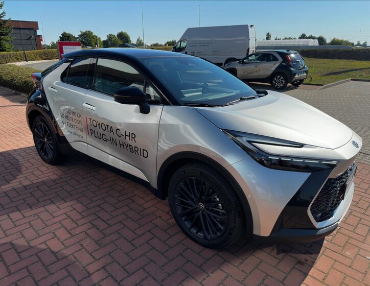 Toyota C-HR Hatchback 2,0 l 111 kw