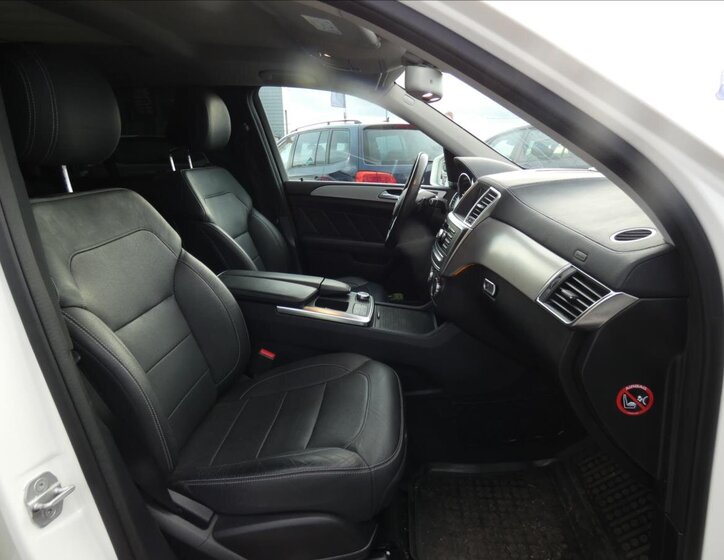 Mercedes-Benz GL SUV / Terénní 3,0 l 190 kw