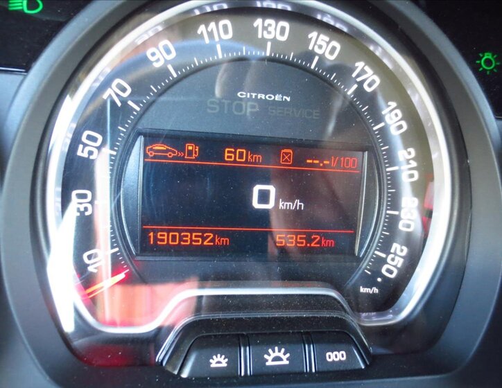 Citroën C5 Sedan / Limuzína 2,0 l 103 kw