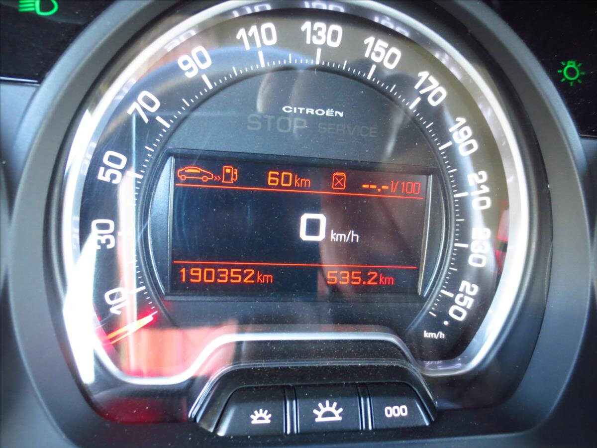 Citroën C5 Sedan / Limuzína 2,0 l 103 kw