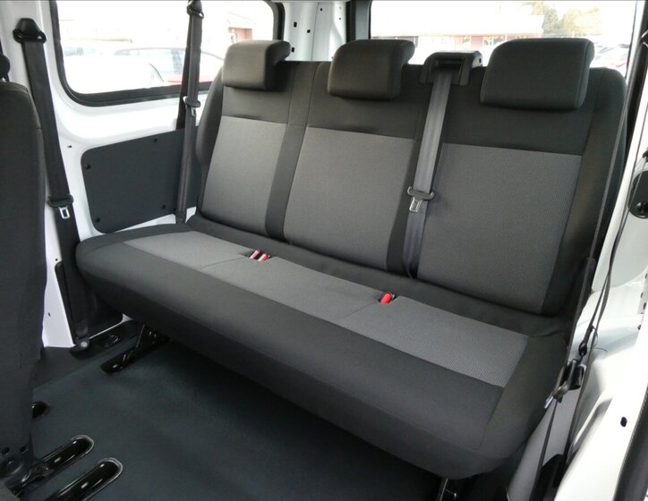 Peugeot Expert Kombi 1,5 l 88 kw