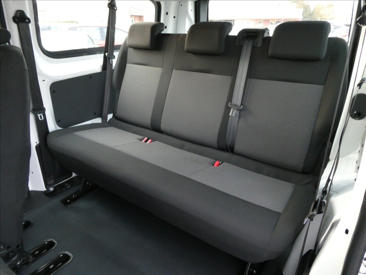 Peugeot Expert Kombi 1,5 l 88 kw