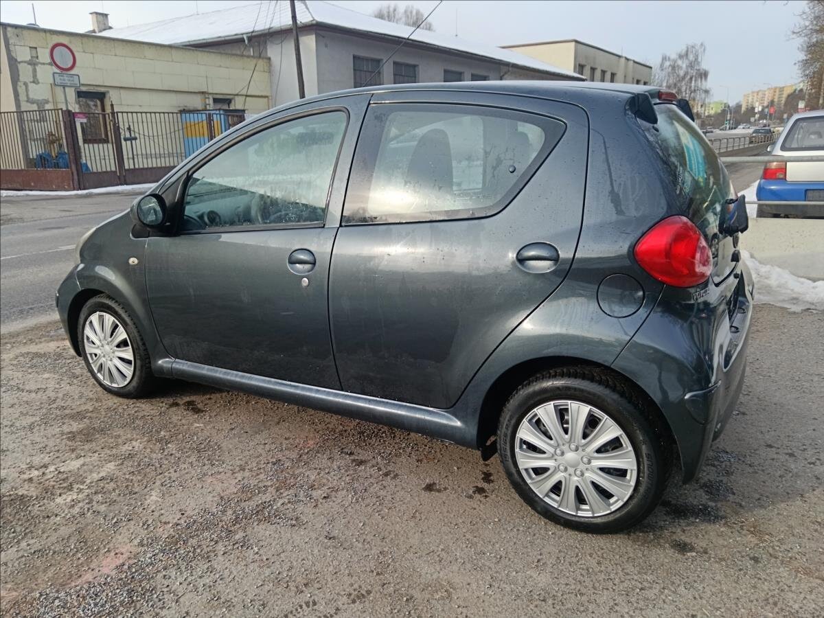 Toyota Aygo Hatchback 998,0 50 kw