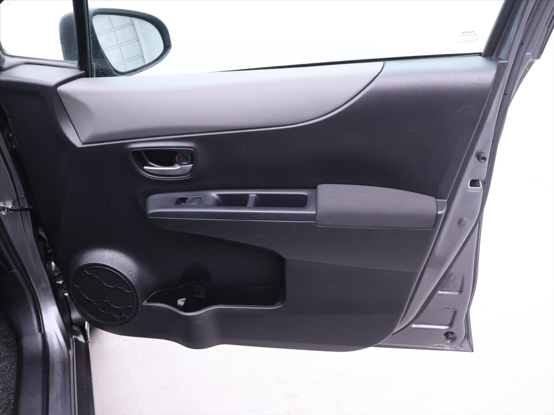 Toyota Yaris Hatchback 998,0 51 kw