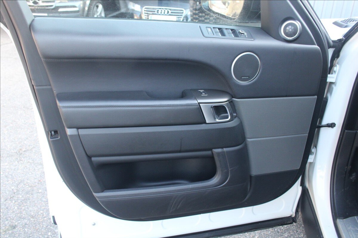 Land Rover Range Rover Sport SUV 4,4 l 250 kw