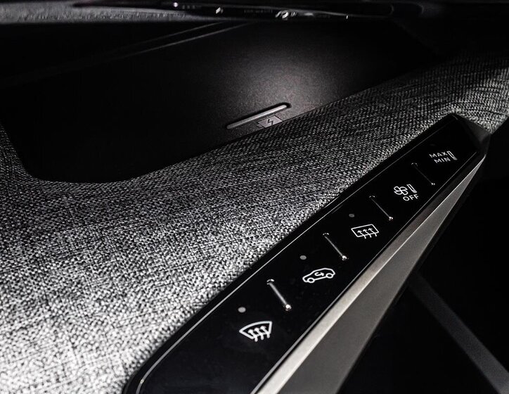 Peugeot 5008 SUV 1,2 l 0