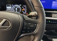 Lexus UX 250h SUV / Terénní 2,0 l 135 kw