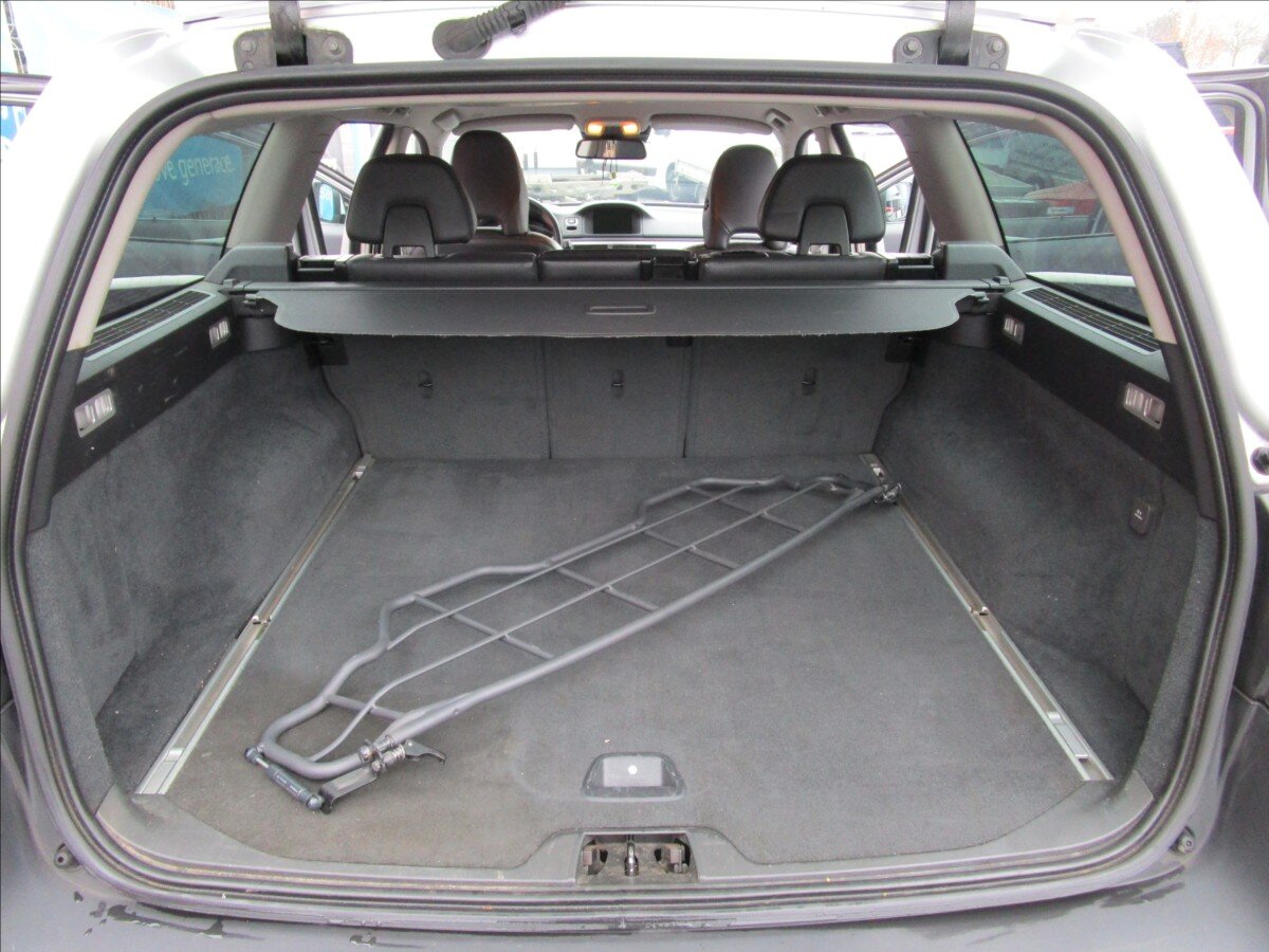 Volvo XC70 Kombi 2,4 l 158 kw