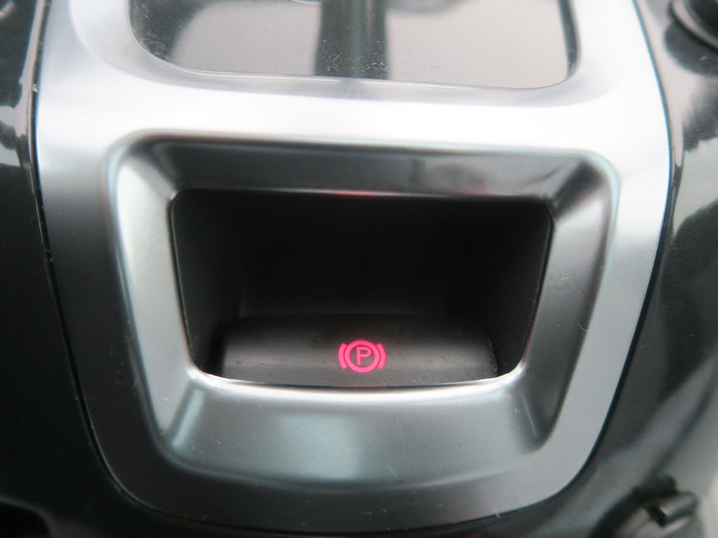 Peugeot 5008 MPV 2,0 l 120 kw