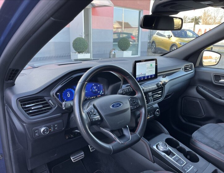 Ford Kuga SUV / Terénní 2,5 l 165 kw