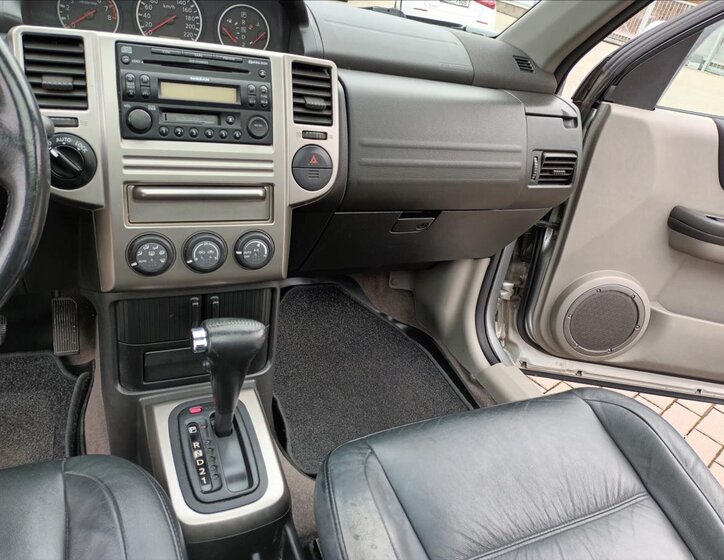 Nissan X-Trail SUV / Terénní 2,5 l 121 kw