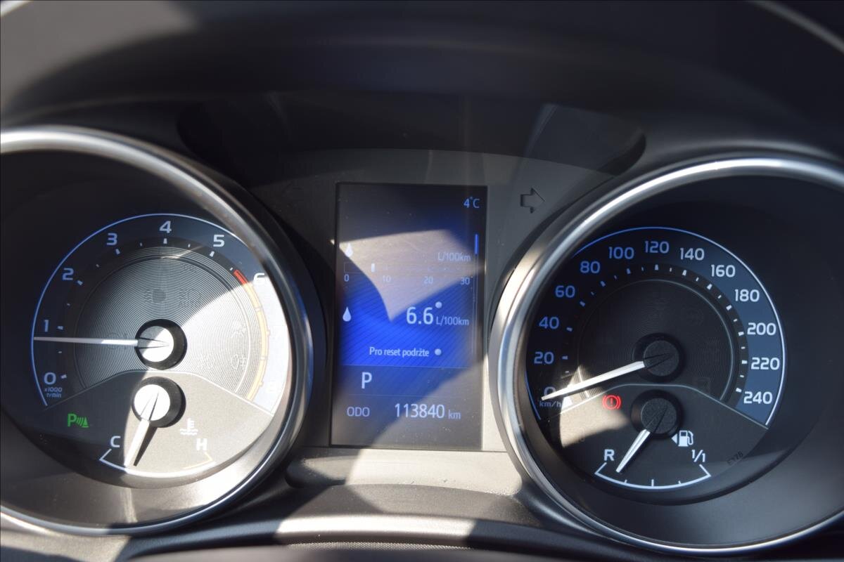 Toyota Auris Kombi 1,2 l 85 kw