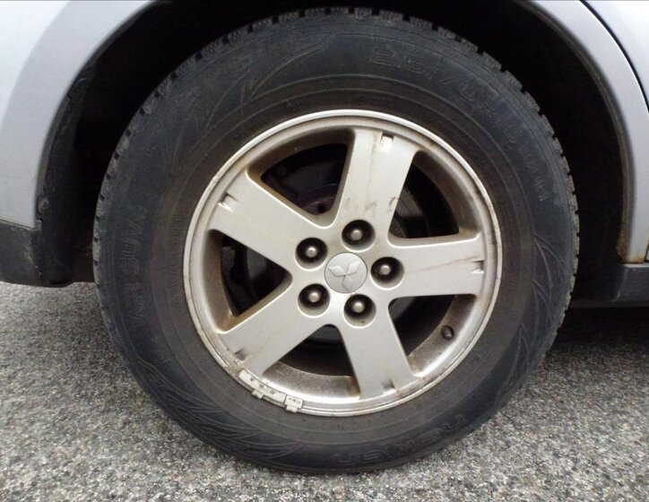 Mitsubishi Outlander SUV / Terénní 2,0 l 103 kw