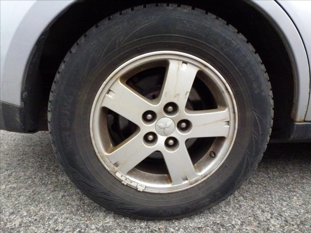 Mitsubishi Outlander SUV / Terénní 2,0 l 103 kw