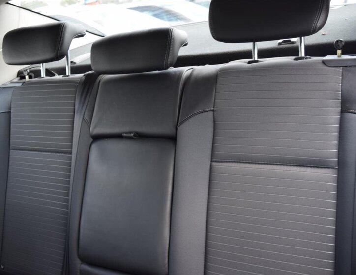 Renault Latitude Sedan / Limuzína 2,0 l 110 kw