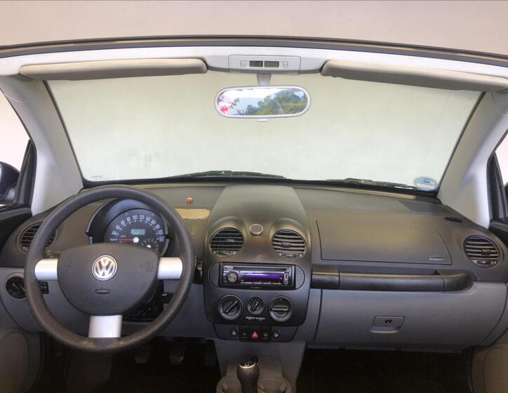 Volkswagen New Beetle 22