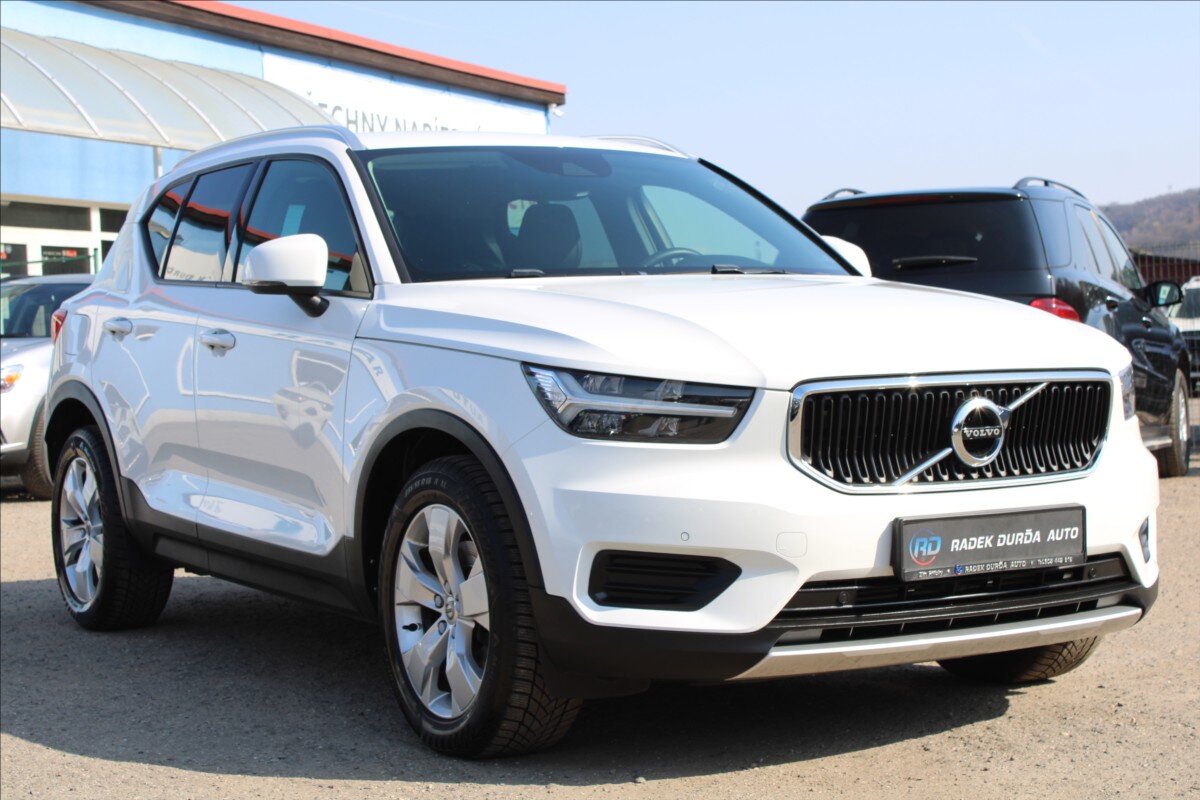 Volvo XC40 SUV / Terénní 2,0 l 140 kw