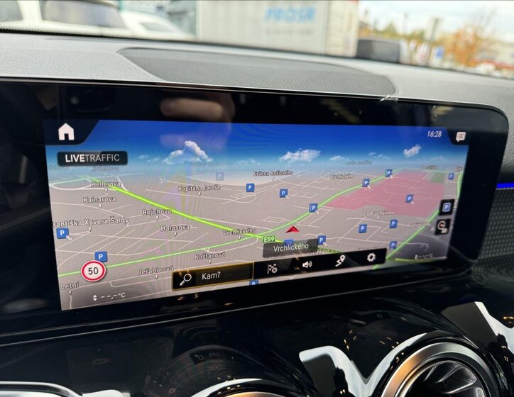 Mercedes-Benz GLB SUV 1,3 l 120 kw