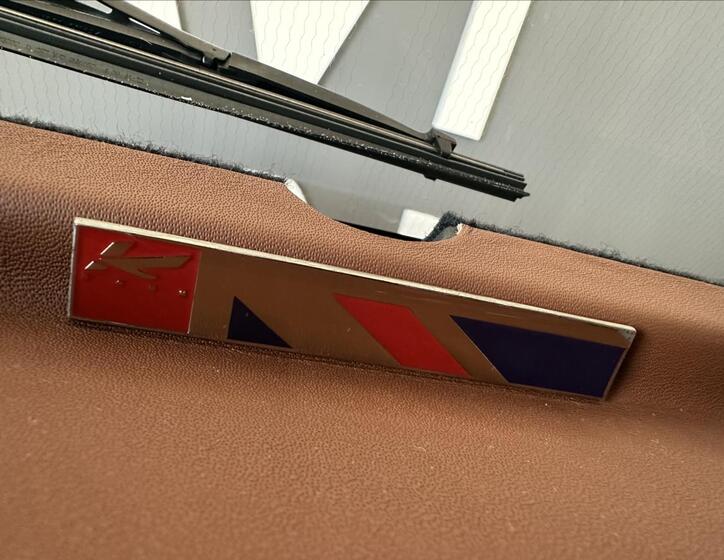 Land Rover Defender 37