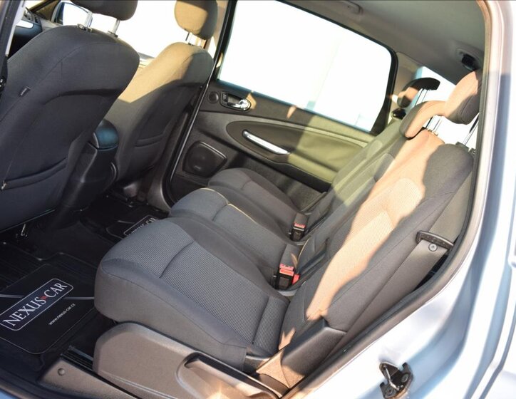 Ford S-MAX MPV 2,0 l 107 kw