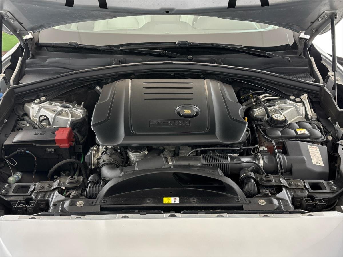 Jaguar F-Pace SUV / Terénní 2,0 l 132 kw