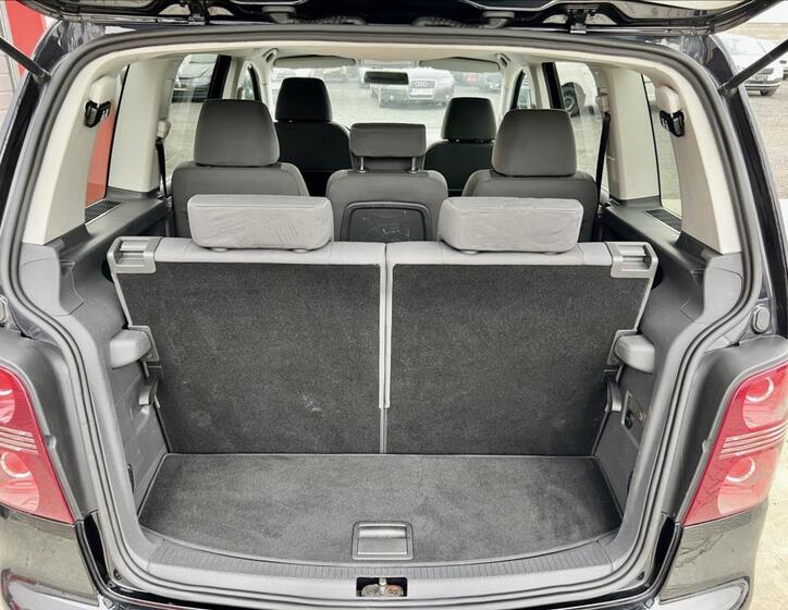 Volkswagen Touran 16