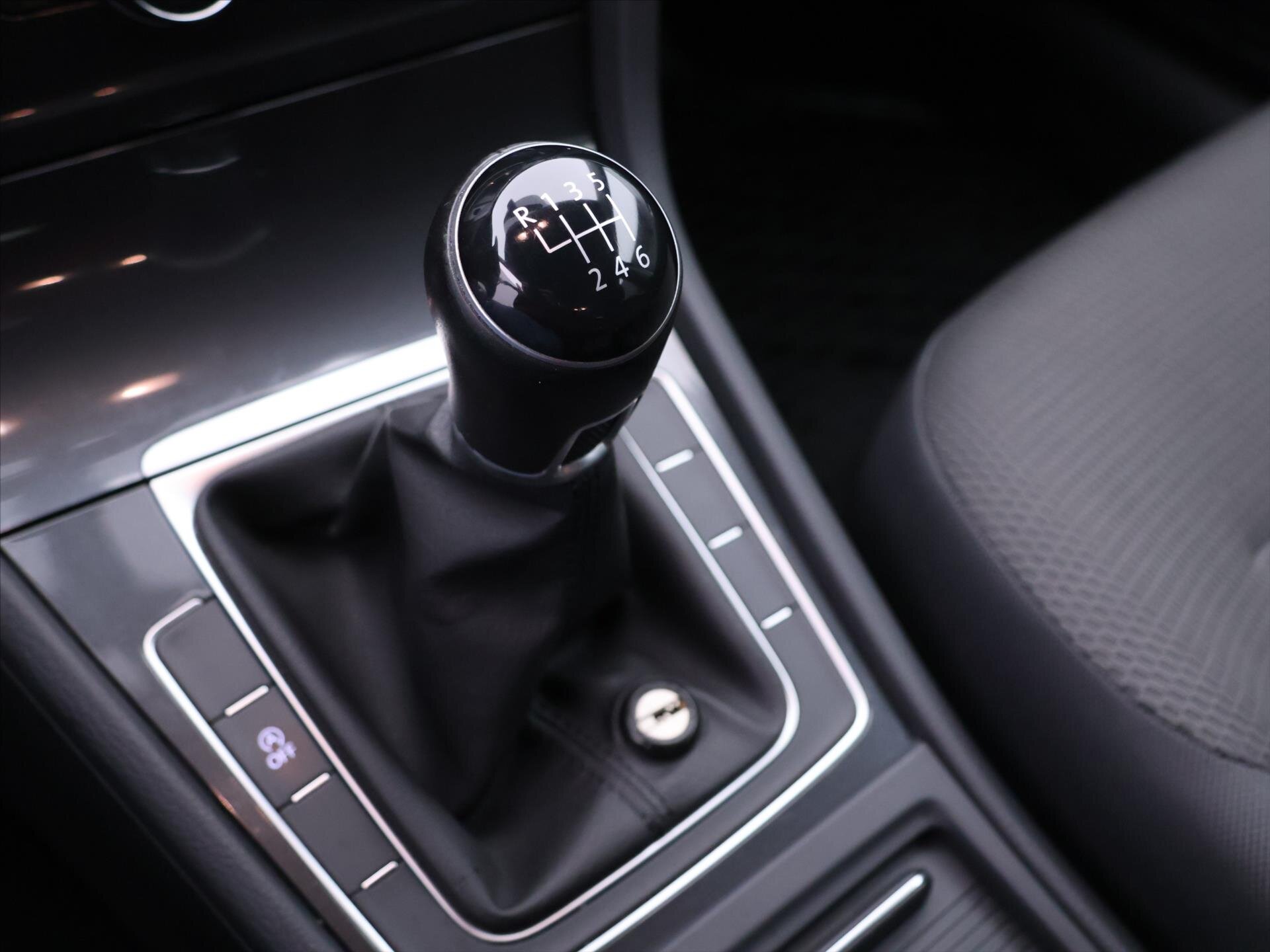 Volkswagen Golf Kombi 999,0 85 kw