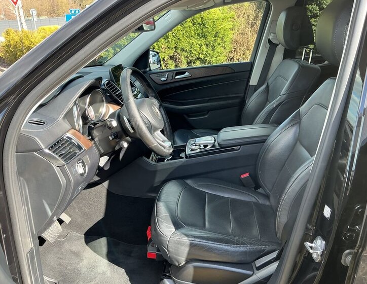 Mercedes-Benz GLS SUV / Terénní 3,0 l 190 kw