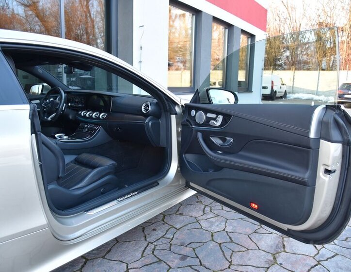 Mercedes-Benz Třídy E 19